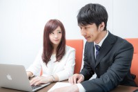 オフィスラブに導く誘い方と会話テク♪
